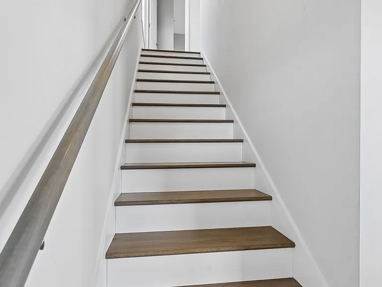 91 Valley View St — Photo 18