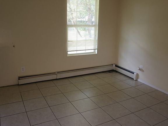 4th image of 75 Vanderbilt Ave