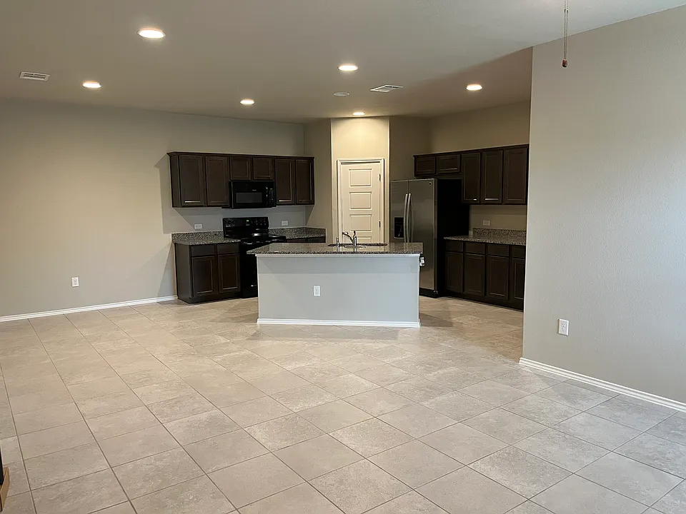 Modern Kitchen; granite countertops, pantry, plenty of storage