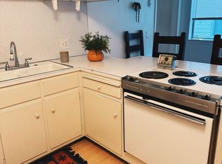 1 bed, 1.0 bath, $2,100, Dunsmuir, CA 96025