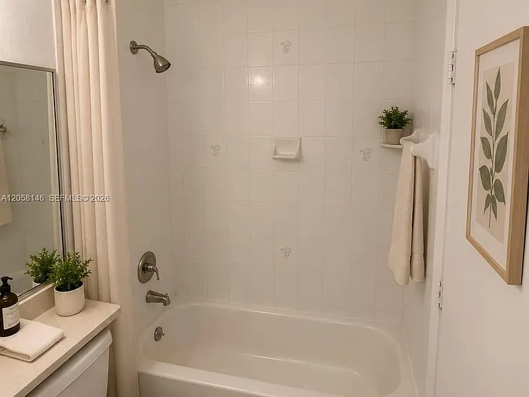 1650 NW 25th Ave #213 — Photo 5