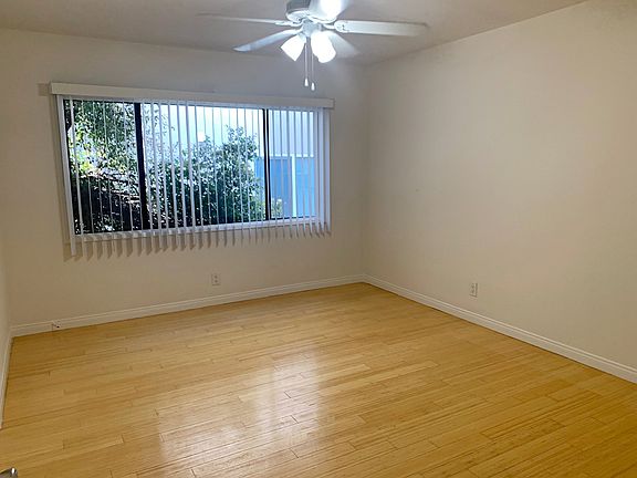 2nd image of 2589 S Sepulveda Blvd APT 3