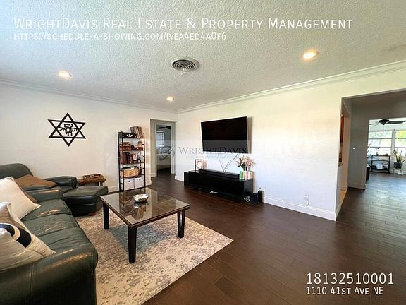 3rd image of 1110 41st Ave NE