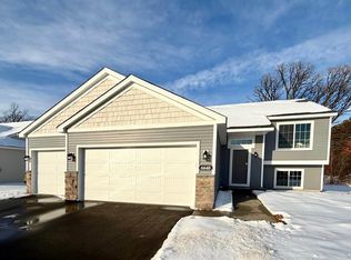 6640 Granby St, North Branch, MN 55056