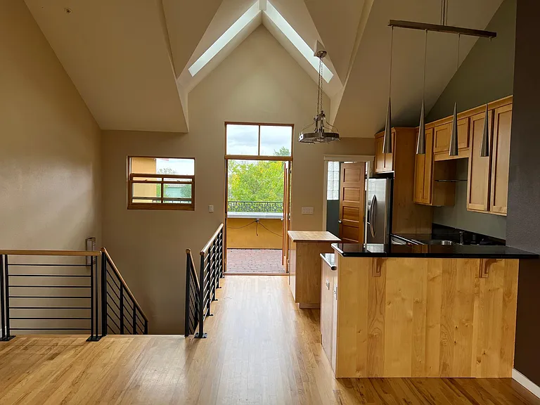 325 Cherry St #208 — Photo 15