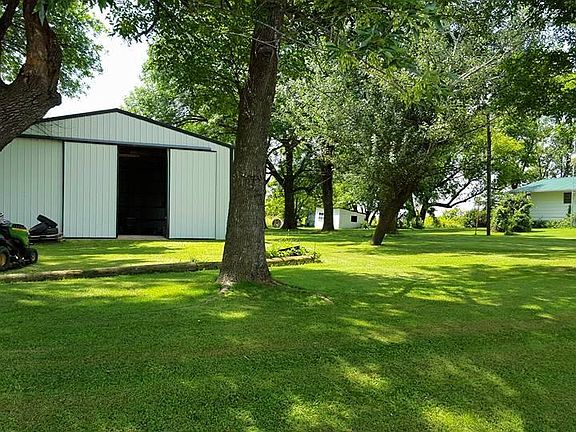 detached garage
