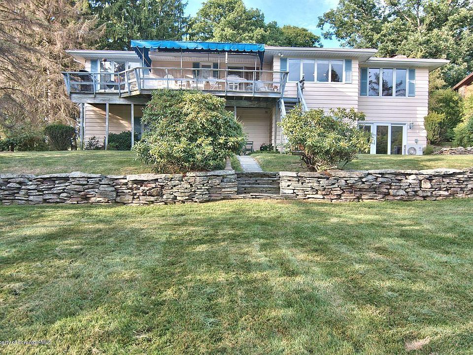 1st image of 11 Lakeside Dr