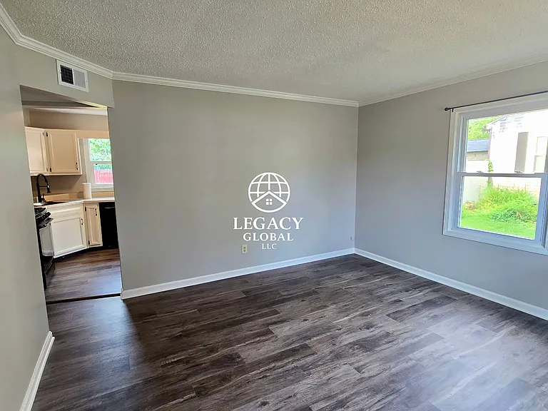 2156 Maxwell Ave — Photo 11