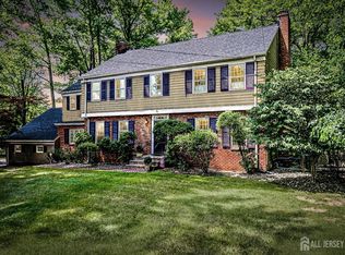 6 Oak Grove Ln, Edison, NJ 08820
