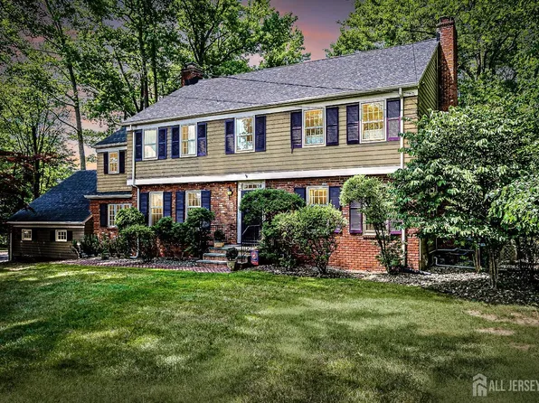 6 Oak Grove Ln, Edison, NJ 08820