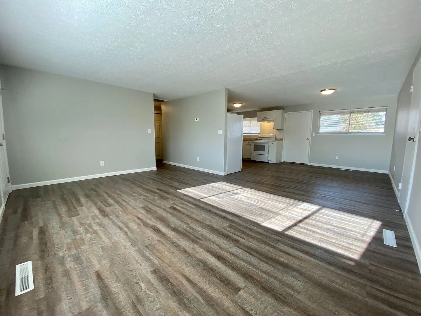 301 Ives — Photo 2