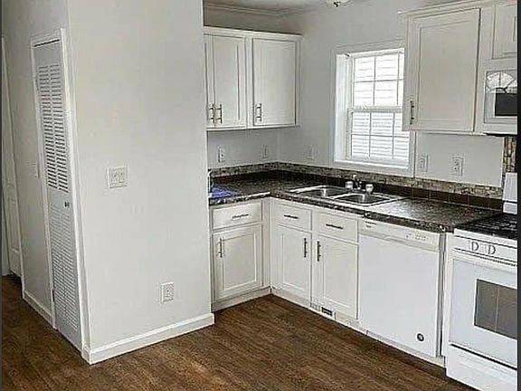 5th image of 62 Freddie Ave