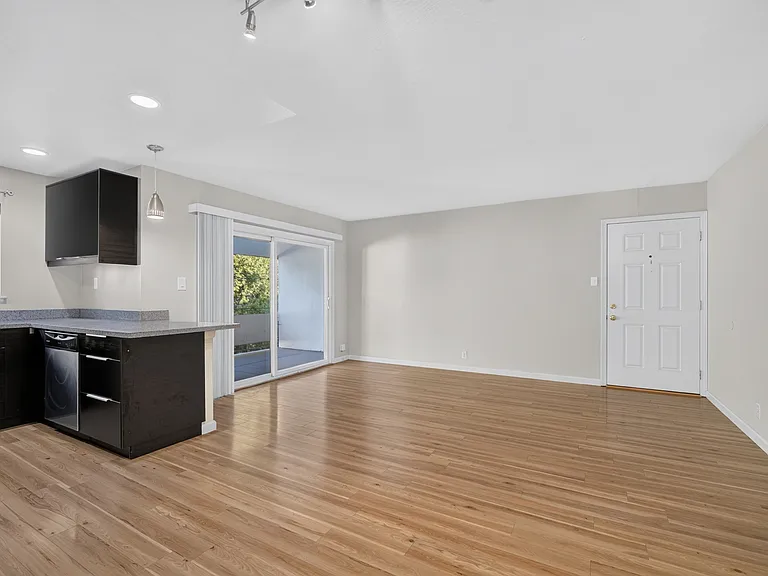 1815 Ednamary Way #F — Photo 4