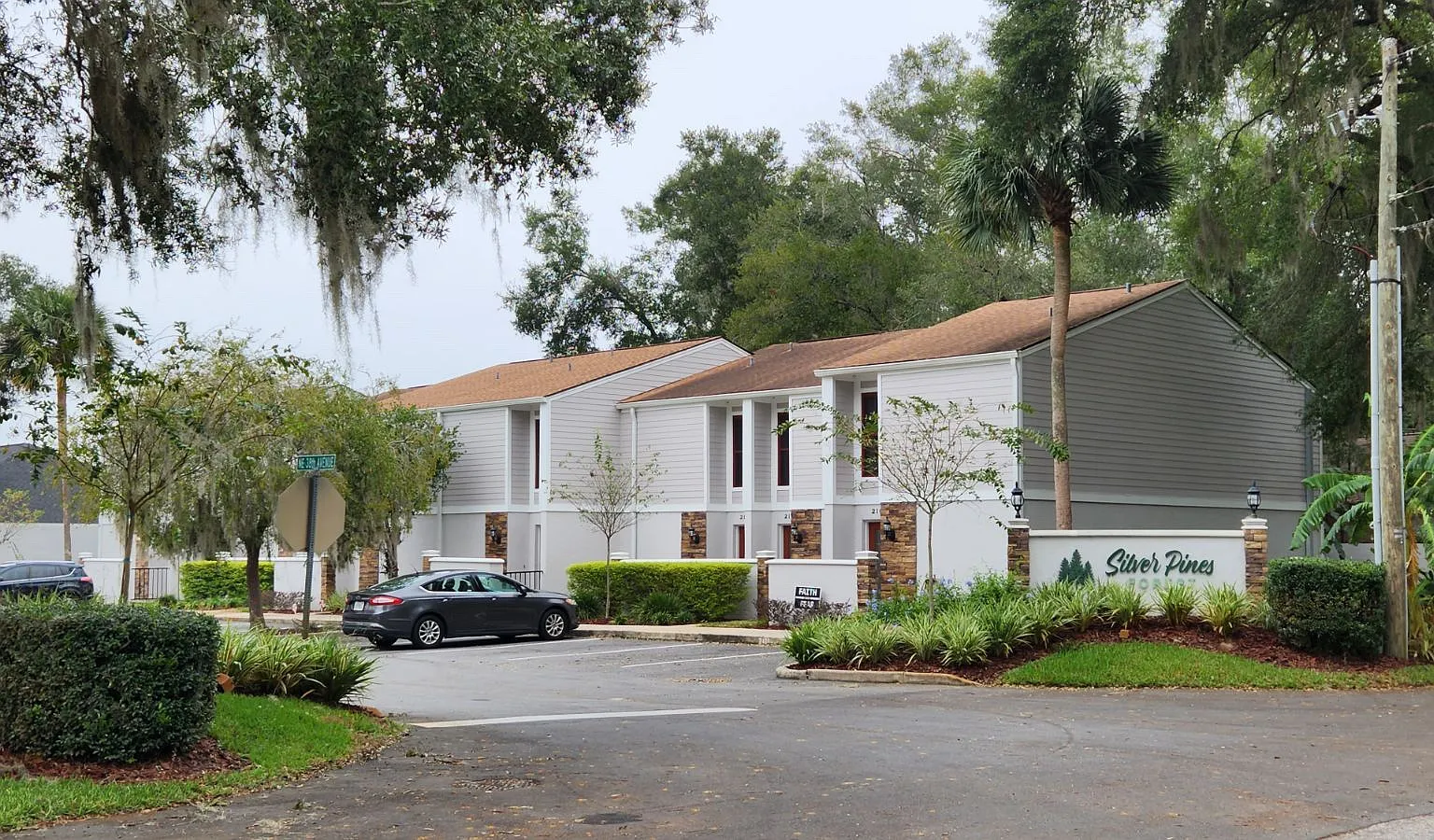 2 bed, 1.5 bath, 1206 sqft, $1,250 — Photo 1