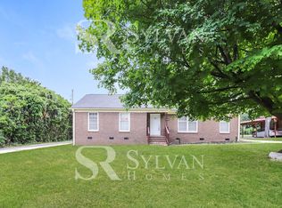 903 Benjamin Pkwy, Greensboro, NC 27408