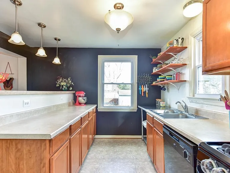 6835 Westmoreland Rd — Photo 6