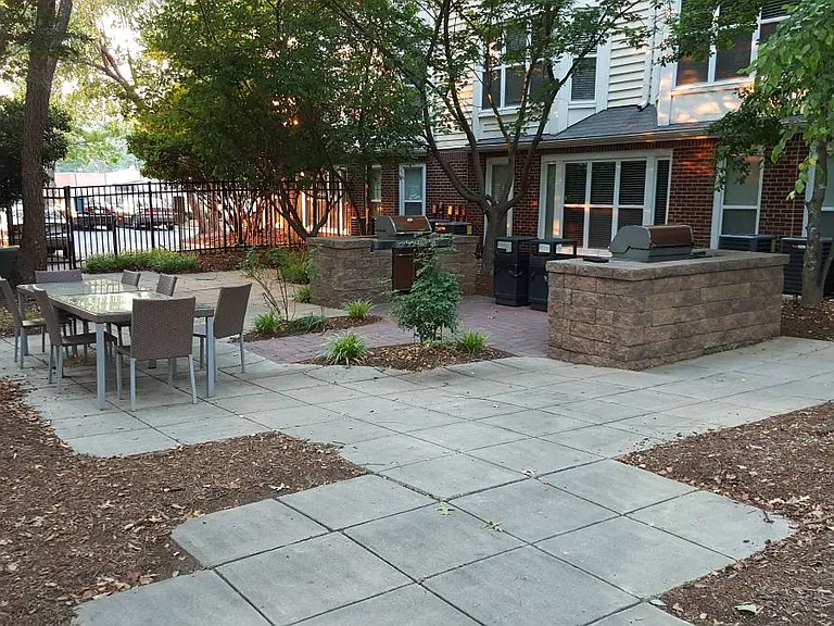 521 N Graham St #3A — Photo 8