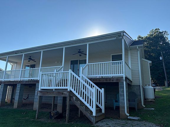 3rd image of 2216 Overlook Rd