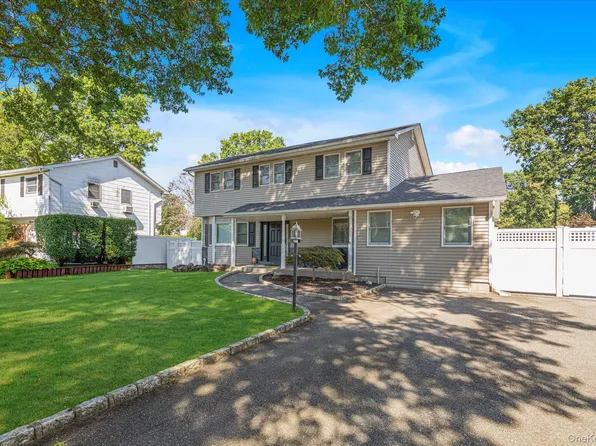 702 10th Avenue, East Northport, NY 11731