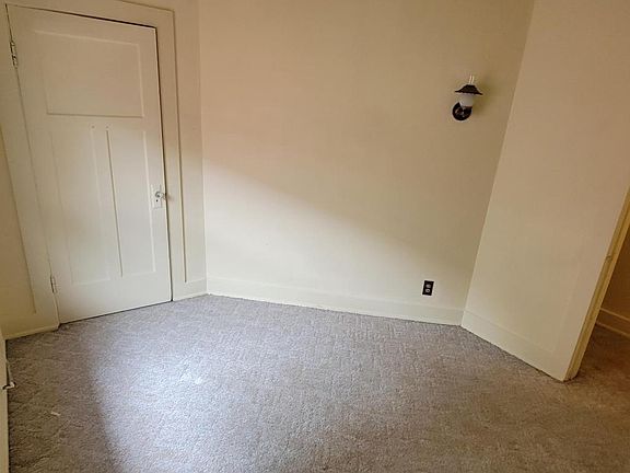 5th image of 1053 Highland Ave
