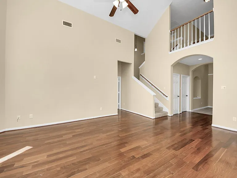 323 N Esplanade Ln — Photo 9