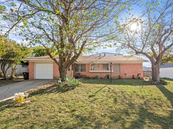 3849 Bonnie Dr, Fort Worth, TX 76116