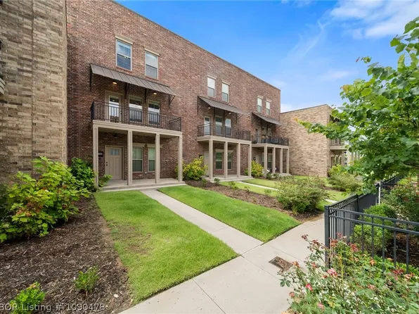 9123 R A Young Jr Dr, Fort Smith, AR 72916