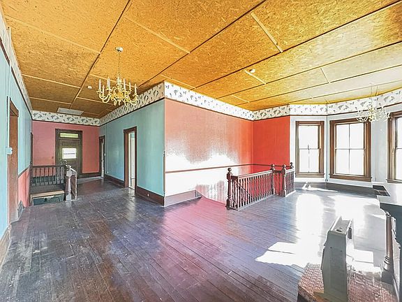 5th image of 417 N Court St