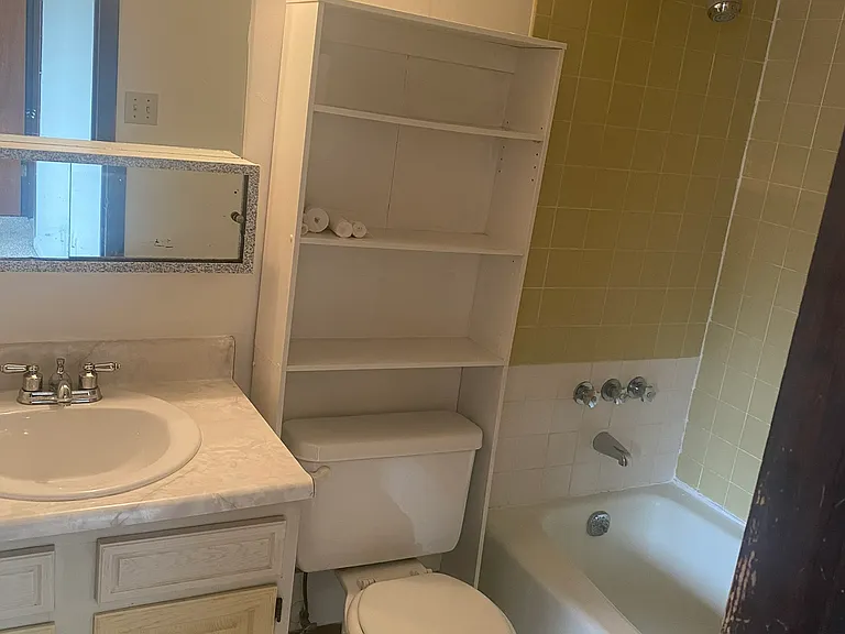 Bathroom with Tub/Shower