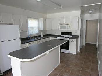 3rd image of 1004 Idlewild Dr