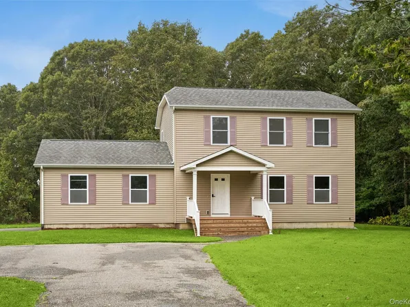 147A Old Country Rd, Speonk, NY 11977