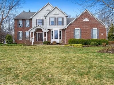 652 Treeside Ln, Avon Lake, OH, 44012
