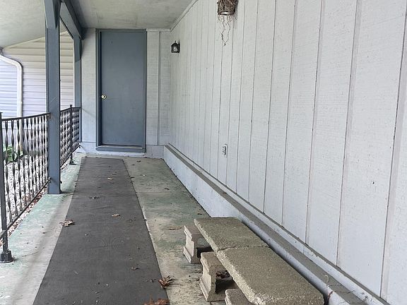5th image of 412 E Bath Rd