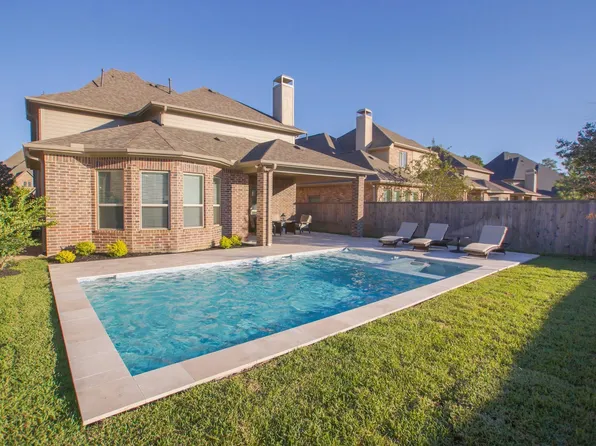 47 N Lochwood Way, Tomball, TX 77375