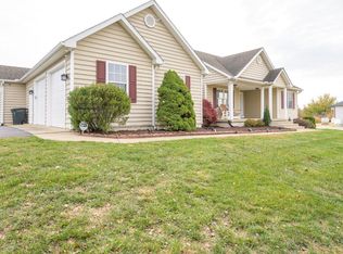 490 Renaissance Dr, Martinsburg, WV 25403