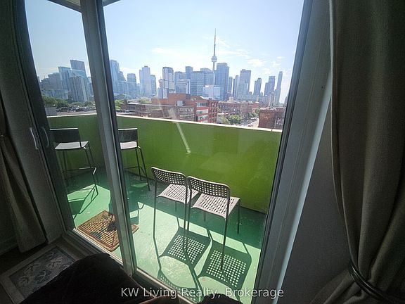 5th image of 10 Willison Sq #810