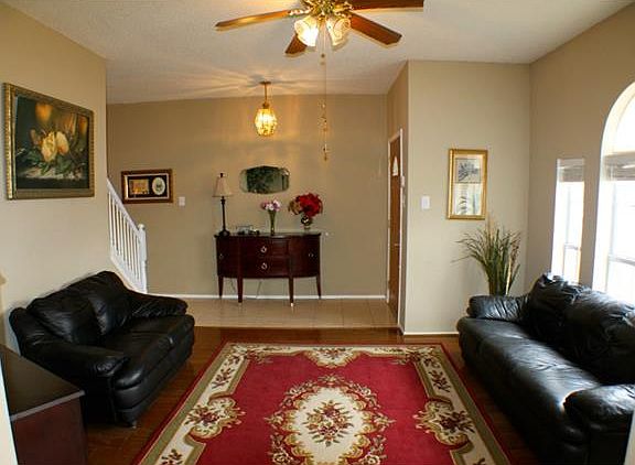 4th image of 7312 Chaucer Dr