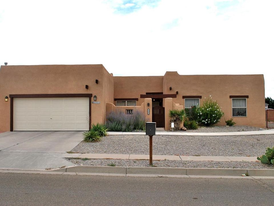 1st image of 2300 La Vista Ct NW