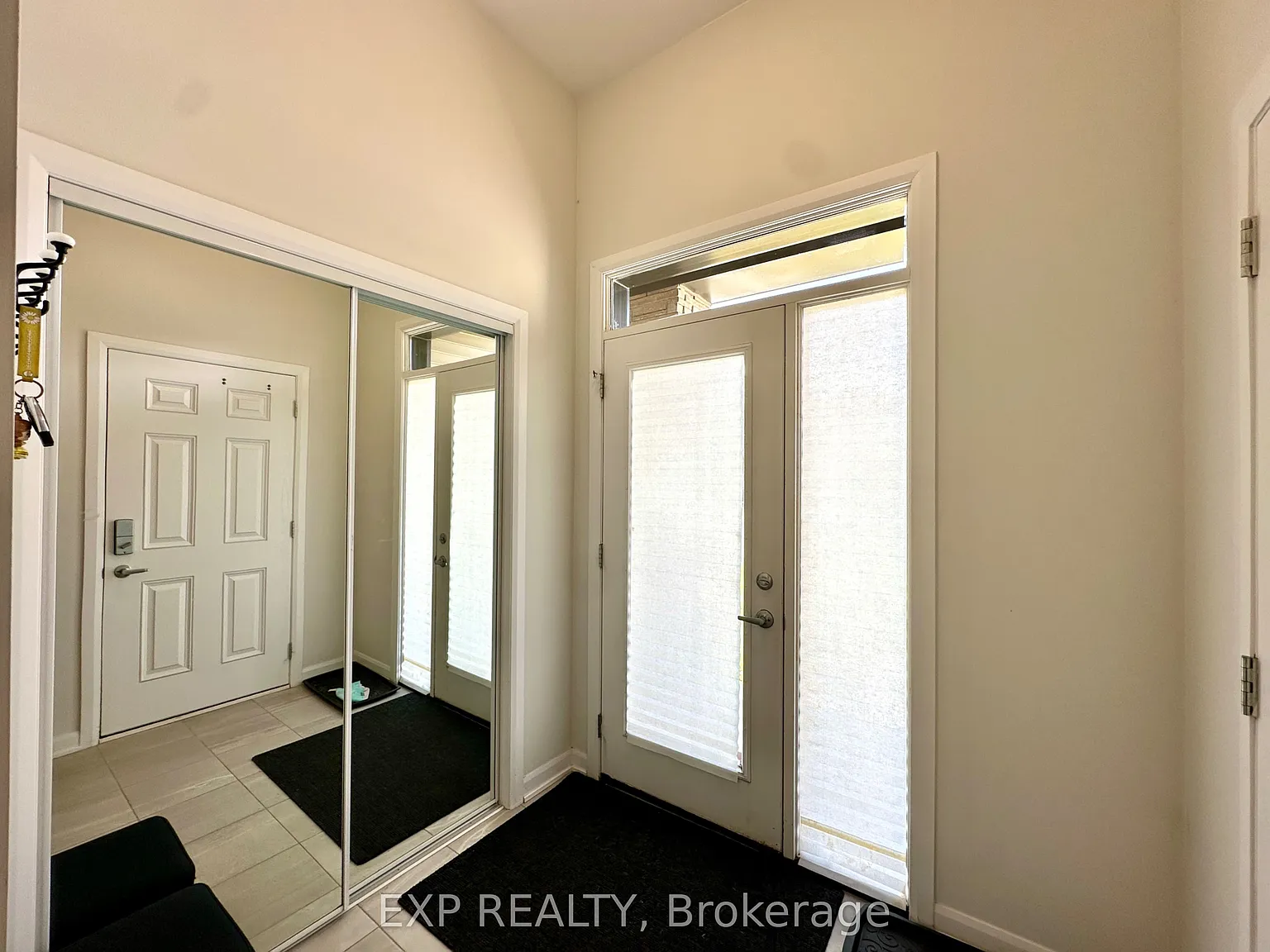 3 bed, $2,700 — Photo 2