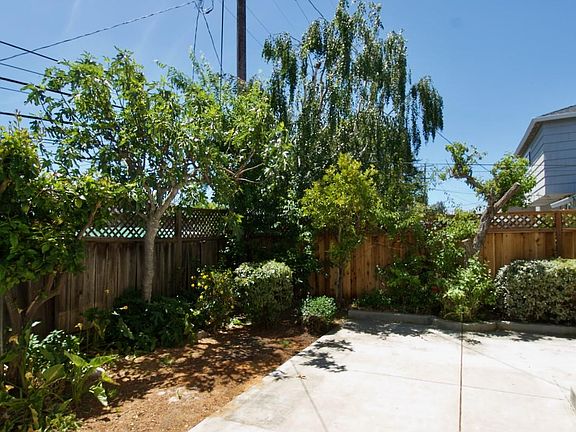 4th image of 726 Folkstone Ave