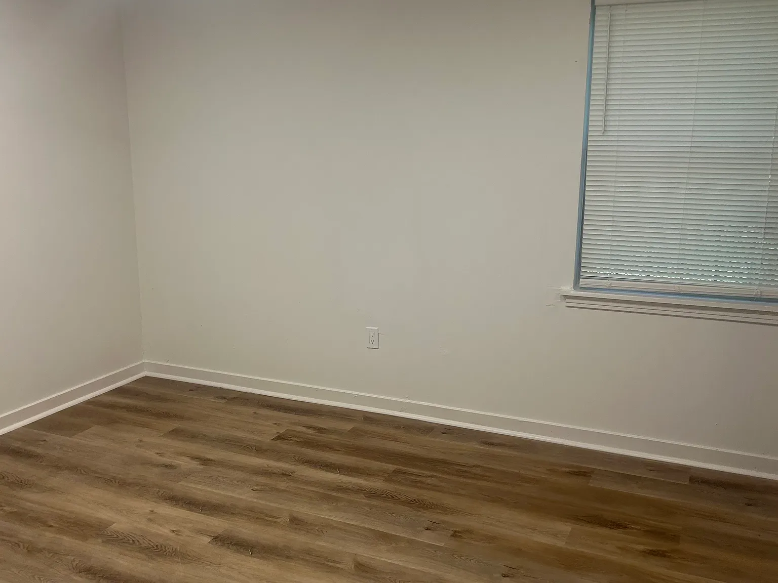 4 bed, 1.5 bath, 1275 sqft, $1,400 — Photo 4