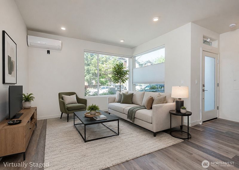 4th image of 12032 33rd Ave NE #F