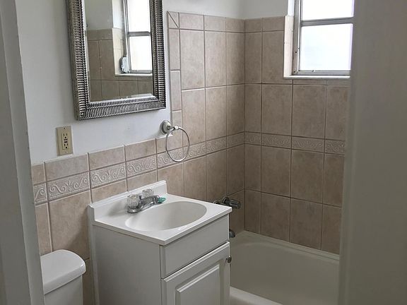 4th image of 4545 Browning Ave