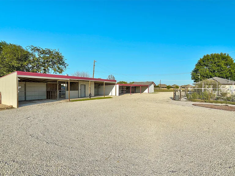 800 County Road 117 — Photo 7