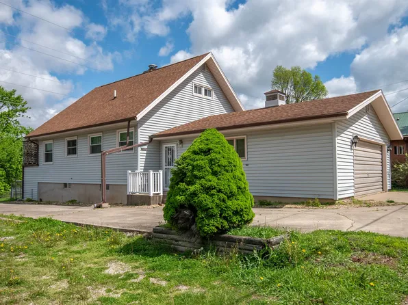 1839 W 1st St, Dixon, IL 61021