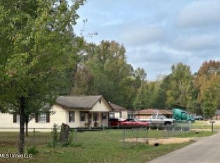 304 Concourse Rd, Columbus, MS 39702