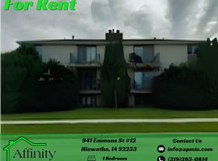 941 Emmons St #12, Hiawatha, IA 52233