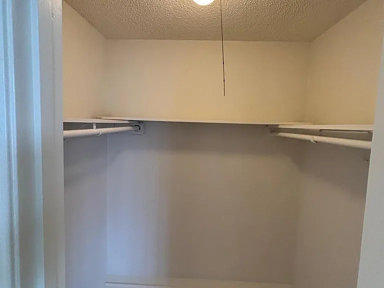 2710 Briarhurst Dr #5 — Photo 16