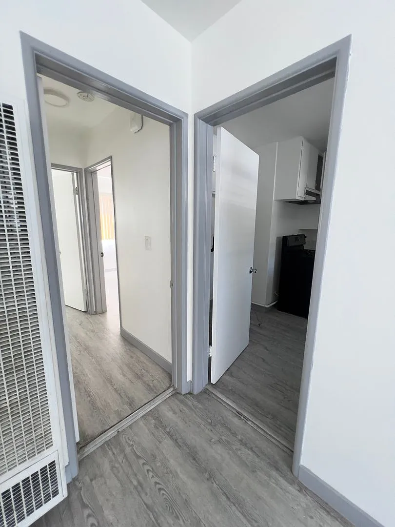 10942-10948 Crenshaw Blvd (Hexagon Eagles LLC) — Photo 4