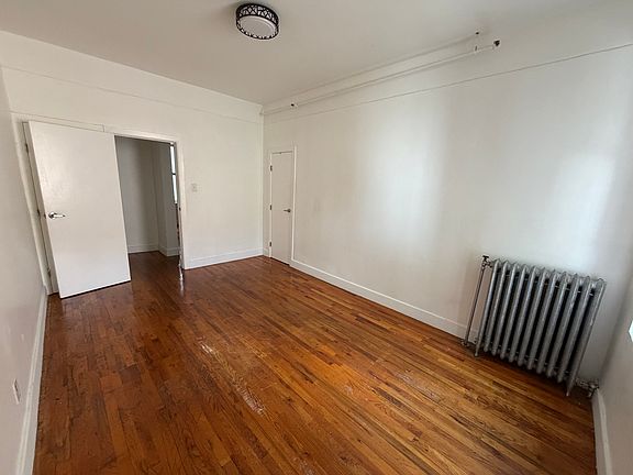 4th image of 490 Ocean Pkwy APT 2